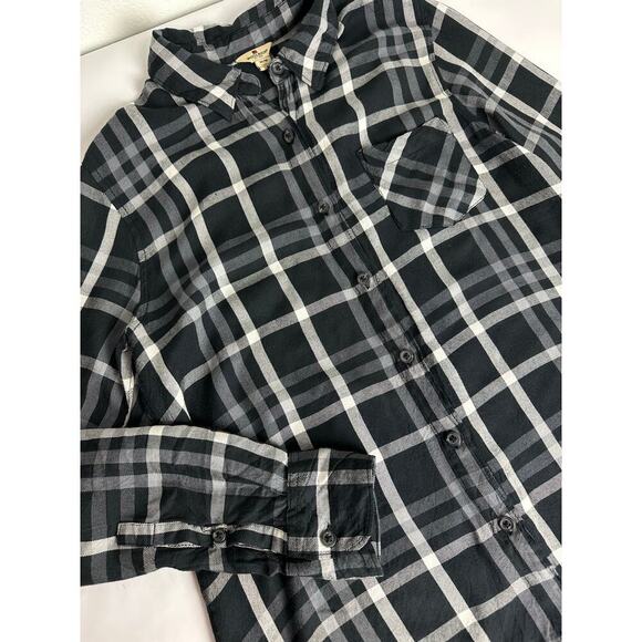 Woolrich Tops - Woolrich Size Medium Black White Plaid Button Down Soft Nylon Long Sleeve Shirt